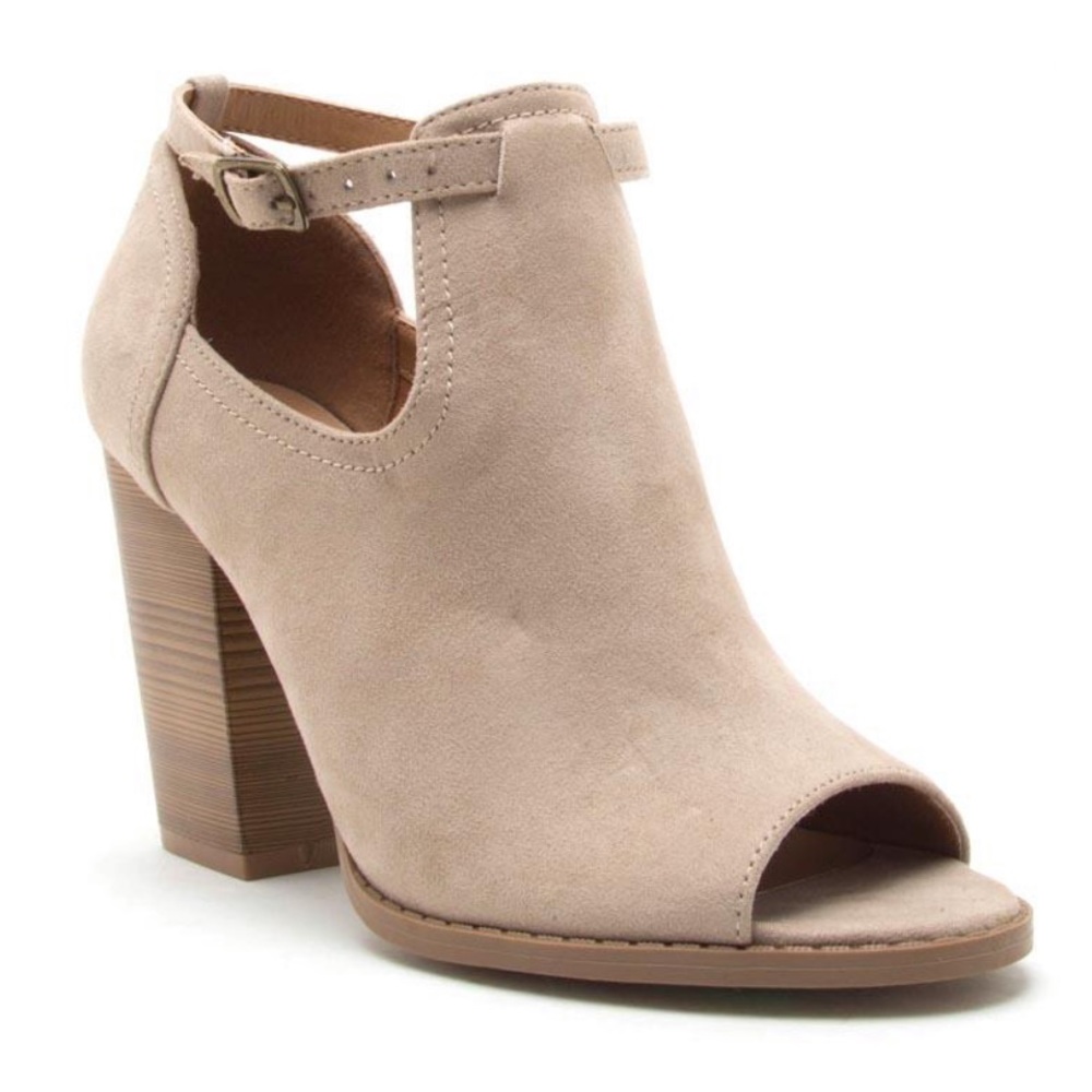 NWT Qupid Taupe Peep Toe Booties